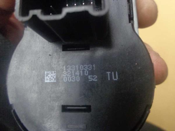 COMMODO OPEL CORSA D ( PHARE UNIQUEMENT ) - Vue 3